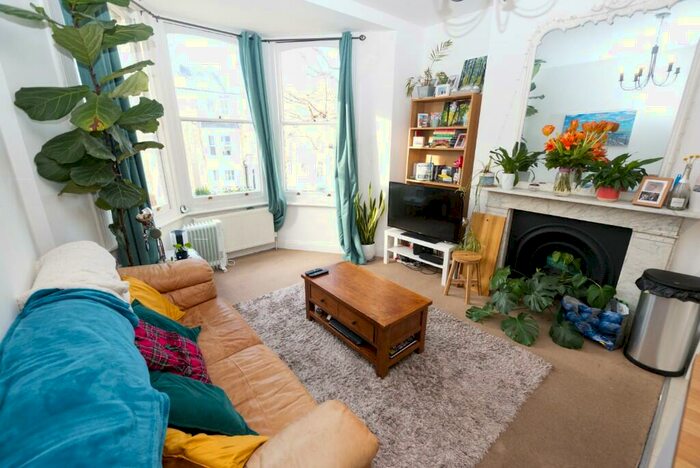 1 Bedroom Flat To Rent In Selborne Road, Hove, East Sussex, BN3