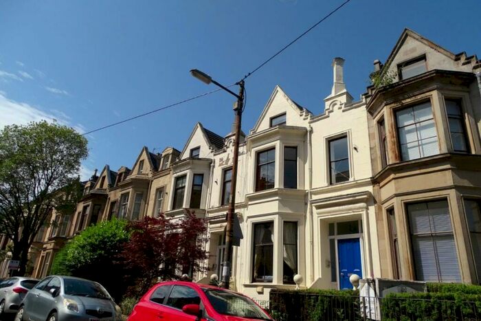 1 Bedroom Flat To Rent In Bed Furnished Garden Flat @ Cecil Street, G12