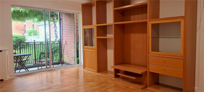 2 Bedroom Flat To Rent In Normandy House, Regency Crescent, Hendon, London, NW4