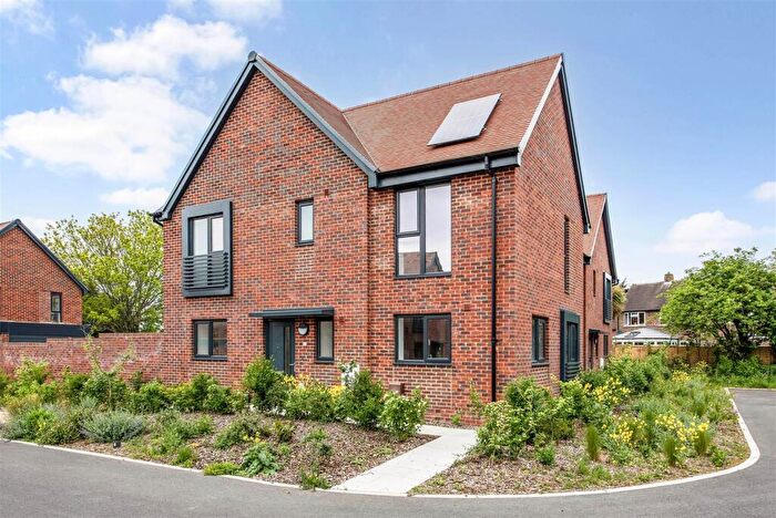 2 Bedroom Detached House To Rent In Ashling Close, West Ashling, PO18