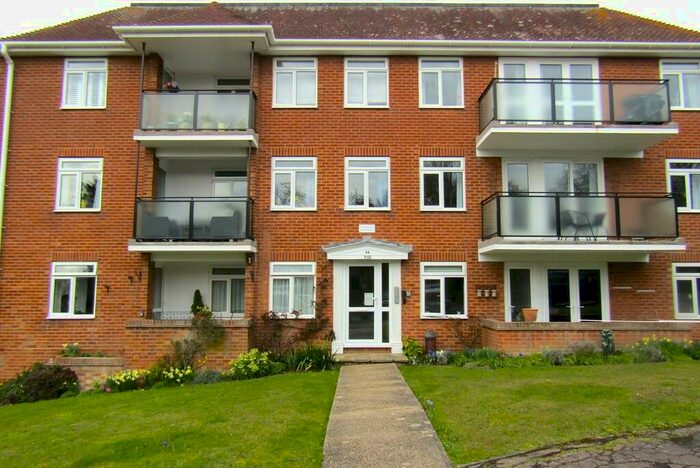 2 Bedroom Flat To Rent In Holland Road, Frinton-on-Sea, CO13