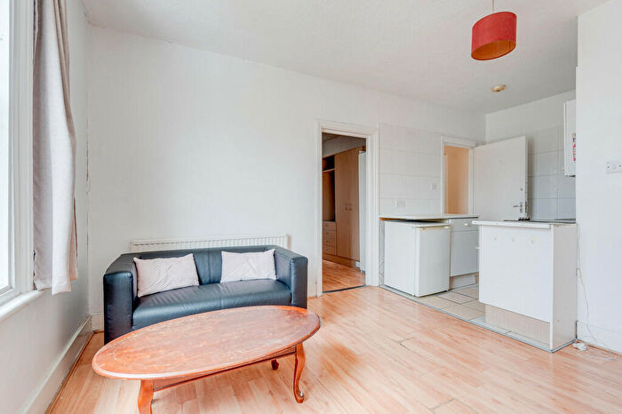 1 Bedroom Apartment To Rent In Dean Road, London, NW2