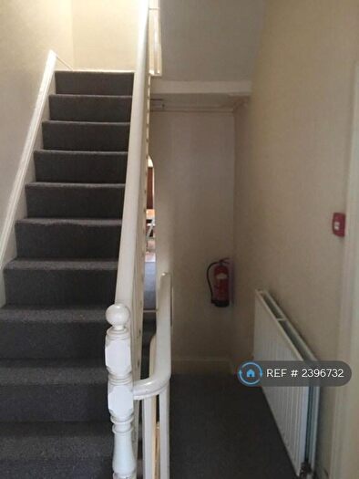 5 Bedroom Terraced House To Rent In Longford Place, Manchester, M14