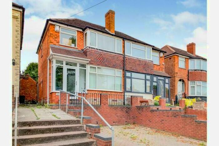 3 Bedroom House To Rent In Turnberry Road, Birmingham, B42