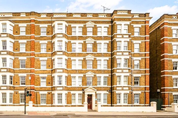 1 Bedroom Flat For Sale In Royal College Street, Kentish Town, London, NW1