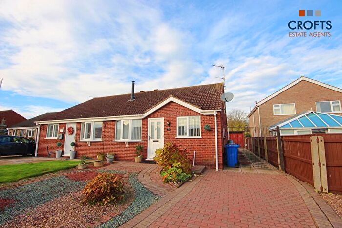 2 Bedroom Semi-Detached Bungalow For Sale In Raithby Avenue, Keelby, DN41