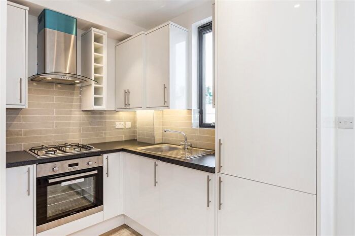 1 Bedroom Flat To Rent In Woodstock Grove, London, W12