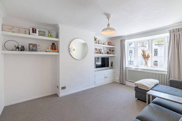 2 Bedroom Flat To Rent In The Sandhills, Limerston Street, Kensington And Chelsea, London, SW10
