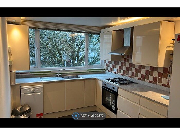 1 Bedroom Flat To Rent In Athlone Square, Windsor, SL4