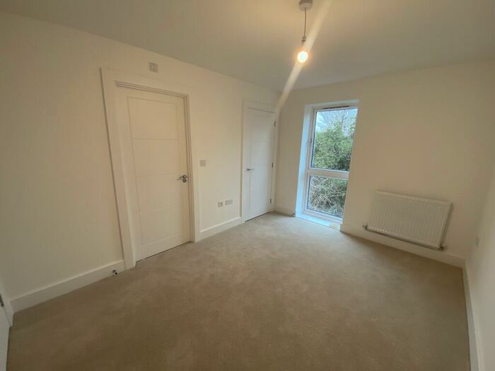 2 Bedroom Flat To Rent In Aspen Drive, Bristol, BS10