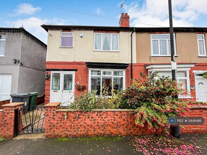 3 Bedroom Semi-Detached House To Rent In St. Hildas Road, Doncaster, DN4