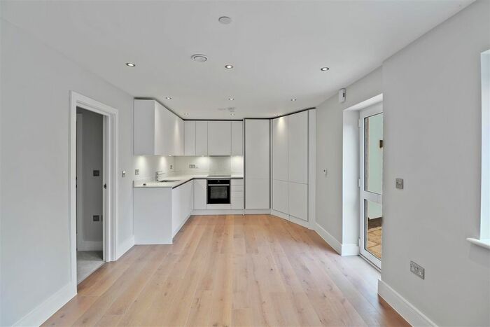 Studio To Rent In St. Ives Place, London, E14