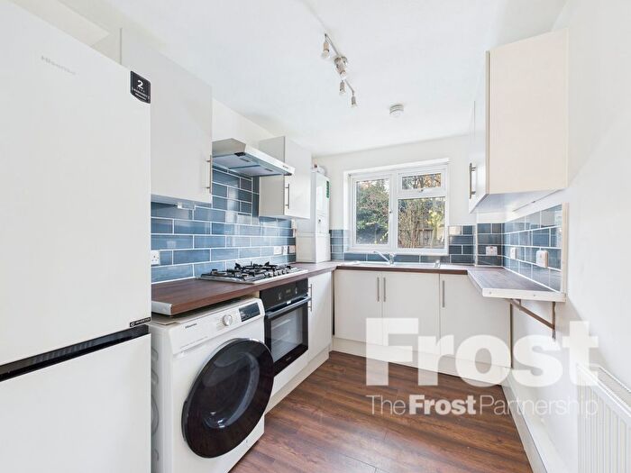 1 Bedroom Flat To Rent In Aintree Close, Uxbridge, UB8