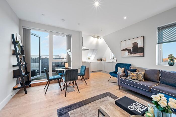 2 Bedroom Flat For Sale In High Street, Walton-On-Thames, KT12