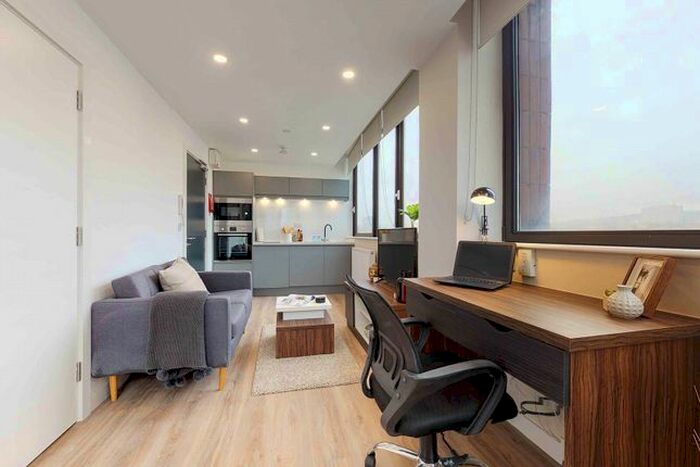 Studio To Rent In Furnival Square, Sheffield, South Yorkshire, S1