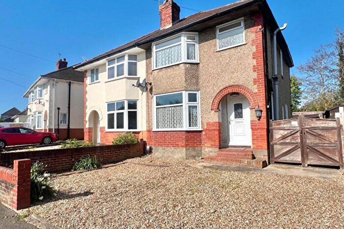 3 Bedroom Semi-Detached House For Sale In Elston Road, Aldershot, Hampshire, GU12