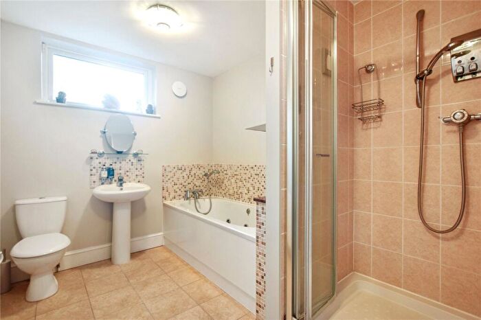 3 Bedroom Bungalow For Sale In Baldwyns Park, Bexley, Kent, DA5