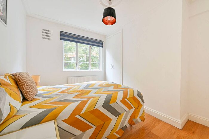 2 Bedroom Maisonette To Rent In Uxbridge Road, Ealing, London, W5