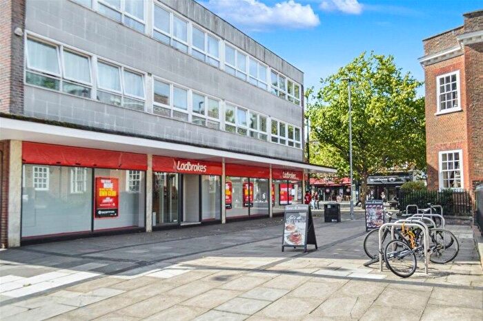 2 Bedroom Flat To Rent In St Peters Street, St Albans, AL1