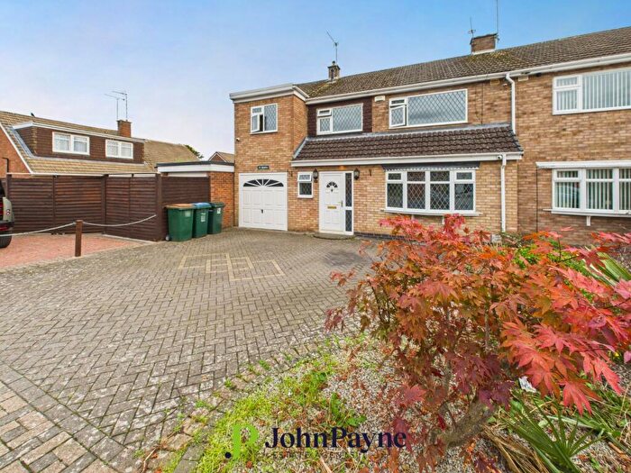 4 Bedroom Semi-Detached House To Rent In Chatsworth Rise, Styvechale, Coventry, CV3