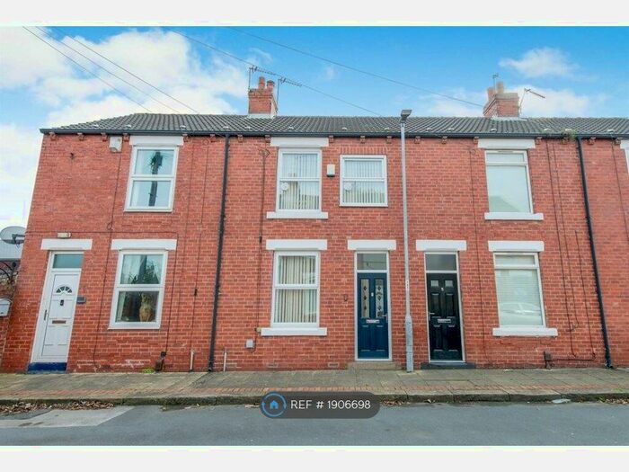 3 Bedroom Terraced House To Rent In Hope Street West, Castleford, WF10
