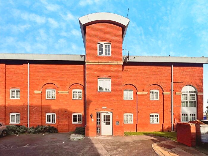 2 Bedroom Flat For Sale In Caxton Court, Burton-On-Trent, Staffordshire, DE14