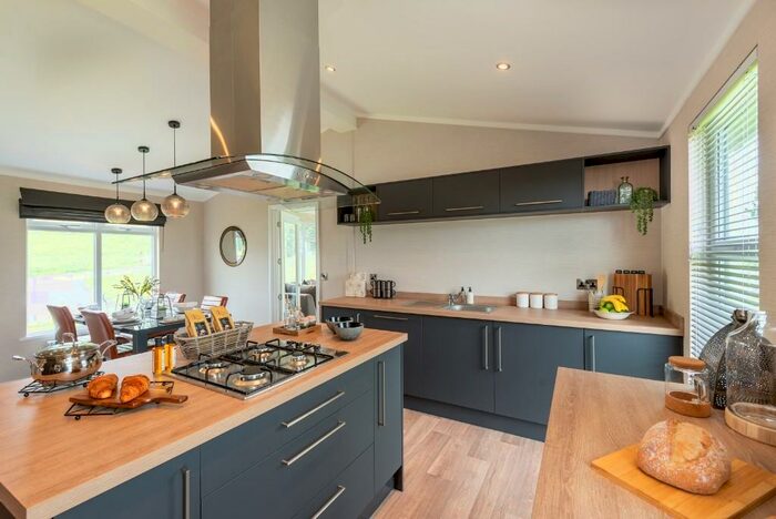 2 Bedroom Park Home For Sale In Riverside Meadow At Newport Park, Topsham Road, Exeter, Devon, EX2