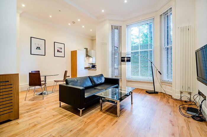 1 Bedroom Flat To Rent In Draycott Place, Sloane Square, SW3
