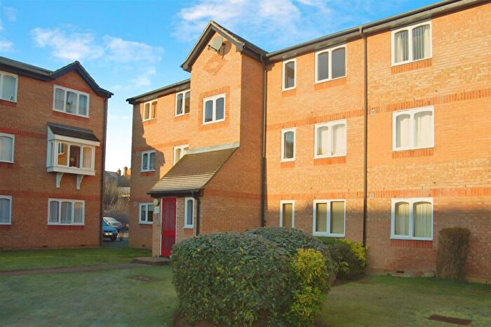 1 Bedroom Flat To Rent In Wedgewood Road, Hitchin, Hertfordshire, SG4