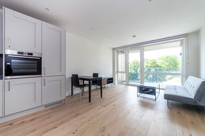 1 Bedroom Flat To Rent In Inglis Way, Mill Hill, London, NW7