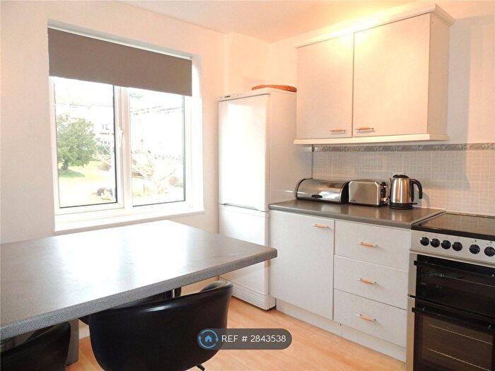 2 Bedroom Maisonette To Rent In Engadine Close, Croydon, CR0