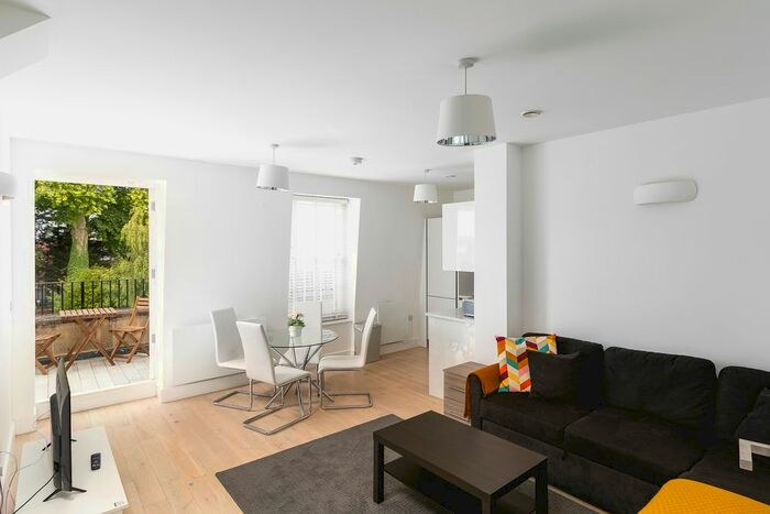 2 Bedroom Flat To Rent In Kings Road, Reading, RG1