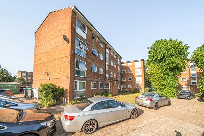 2 Bedroom Flat For Sale In Dormers Wells Lane, Southall, UB1