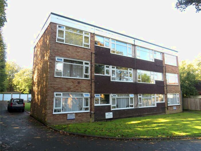 2 Bedroom Apartment To Rent In Sanderstead Road, South Croydon, Surrey, CR2