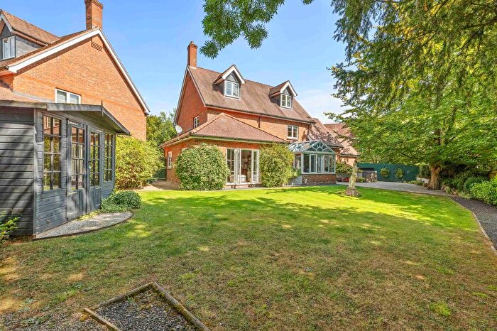 5 Bedroom Detached House For Sale In Willow Chase, Hazlemere, HP15