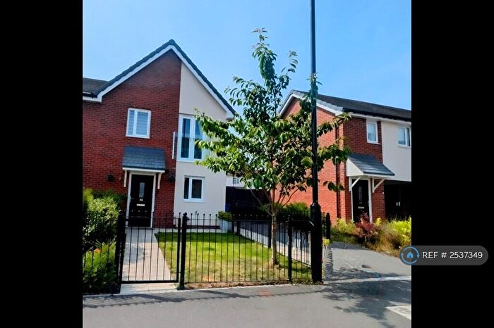 3 Bedroom Semi-Detached House To Rent In Thompson Avenue, Edlington, Doncaster, DN12
