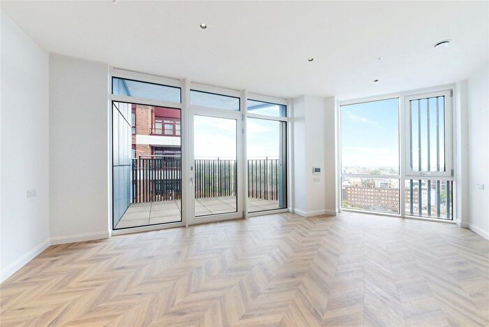 2 Bedroom Flat To Rent In Manor Road, London, E16