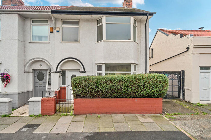 3 Bedroom End Of Terrace House For Sale In Willowdale Road, Liverpool, L9