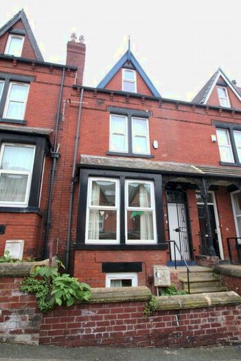 7 Bedroom Terraced House To Rent In Manor Drive, Hyde Park, Leeds, LS6