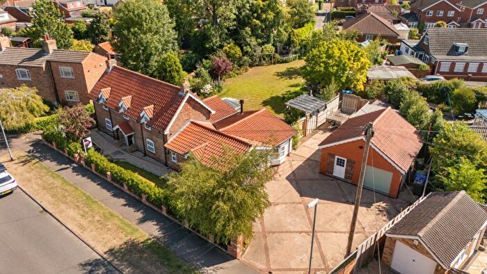 4 Bedroom Detached House For Sale In Maple Avenue, Keelby, N E Lincolnshire, DN41