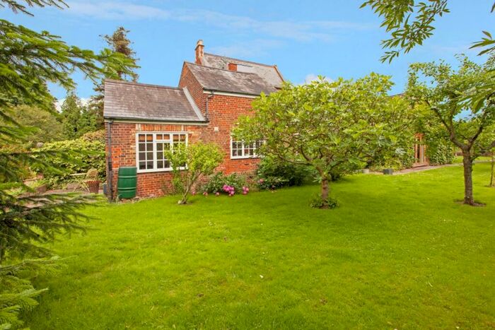 1 Bedroom Cottage To Rent In Hatchet Lane Winkfield, SL4