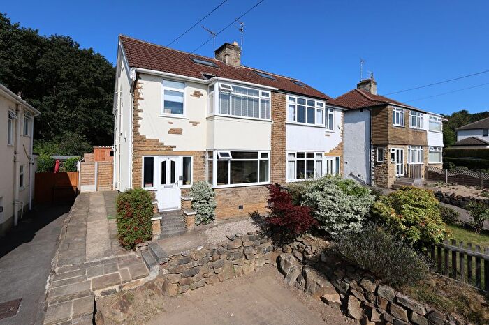 3 Bedroom Semi-detached House For Sale In Vesper Walk, Leeds, West Yorkshire, LS5