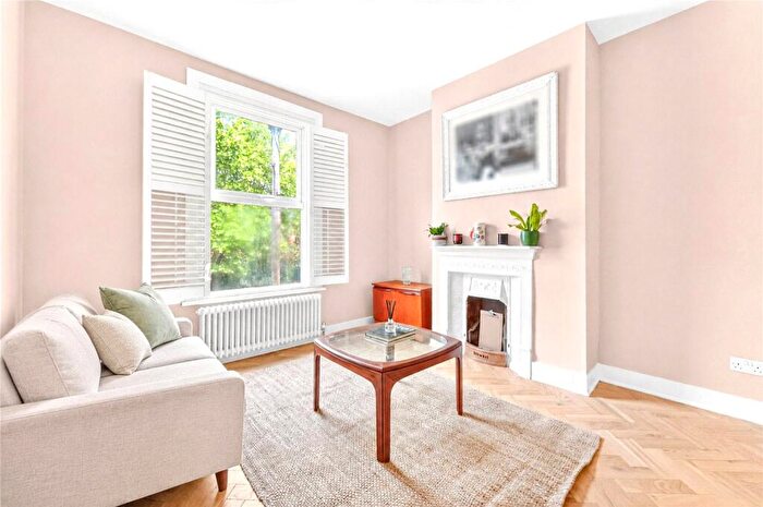 2 Bedroom Flat For Sale In Roberts Road, Walthamstow, London, E17