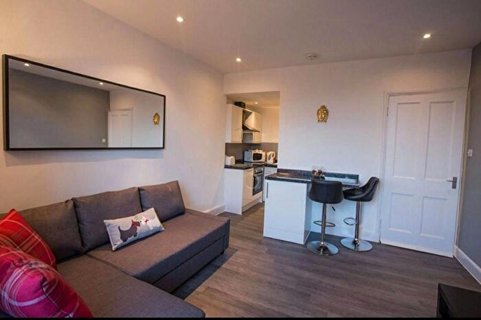 1 Bedroom Flat To Rent In Caledonian Crescent, Edinburgh, EH11