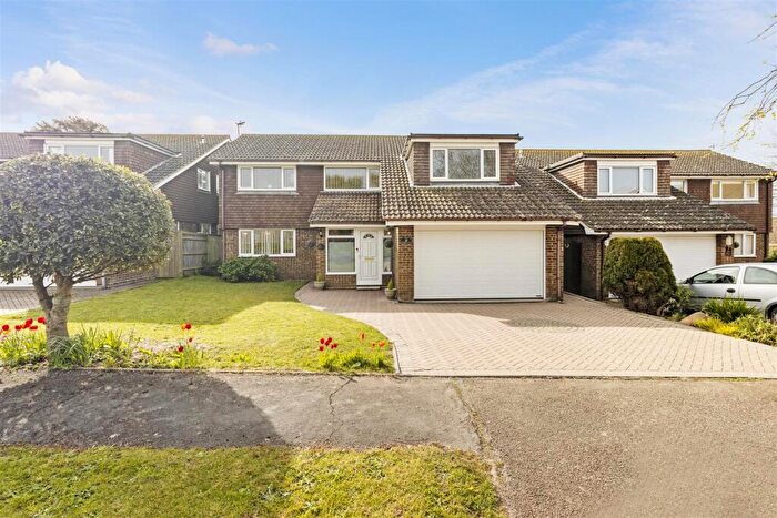 4 Bedroom Detached House For Sale In Elm Close, Seaford, BN25