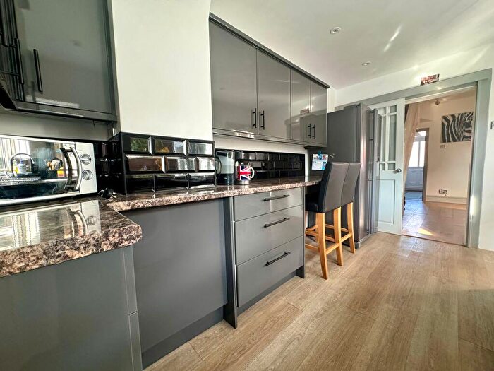 3 Bedroom Terraced House For Sale In Green Lane, Bristol, BS11