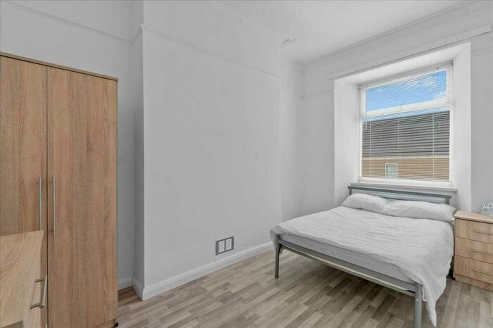 2 Bedroom Apartment To Rent In Clifton Place, Plymouth, PL4