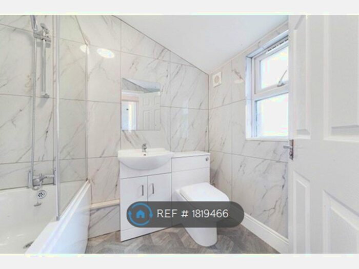 3 Bedroom Flat To Rent In Brigstock Road, Thornton Heath, CR7