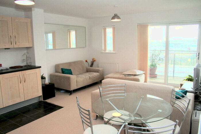 2 Bedroom Apartment To Rent In The Cube, B The Waterfront, Manchester, M11