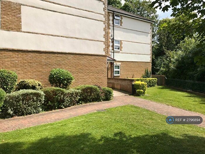 2 Bedroom Flat To Rent In Birdhurst Rise, South Croydon, CR2